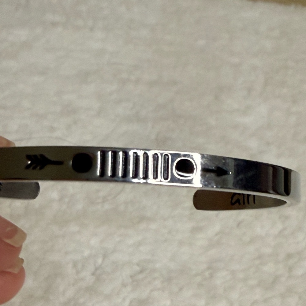 Jeep Girl Metallic Open Cuff Bracelet - Picture 3 of 5